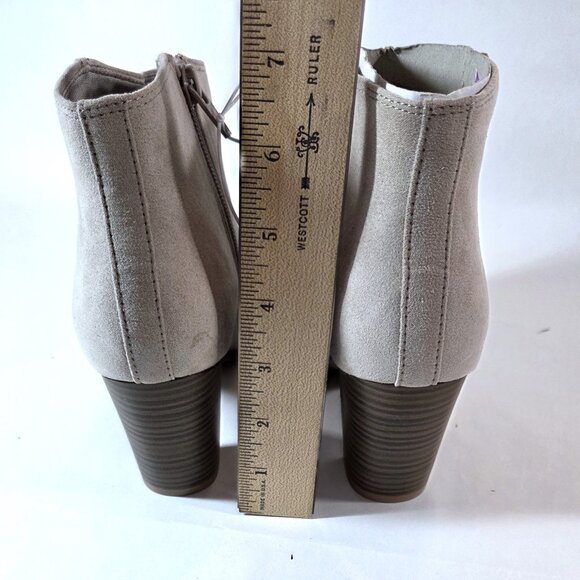 NWT Old Navy Beige Faux Suede Heeled Booties Size 8 - Picture 3 of 5